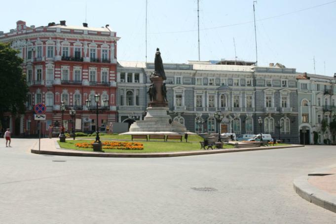 Апартаменты Deribasovskaya,16/1 Одесса Экстерьер фото